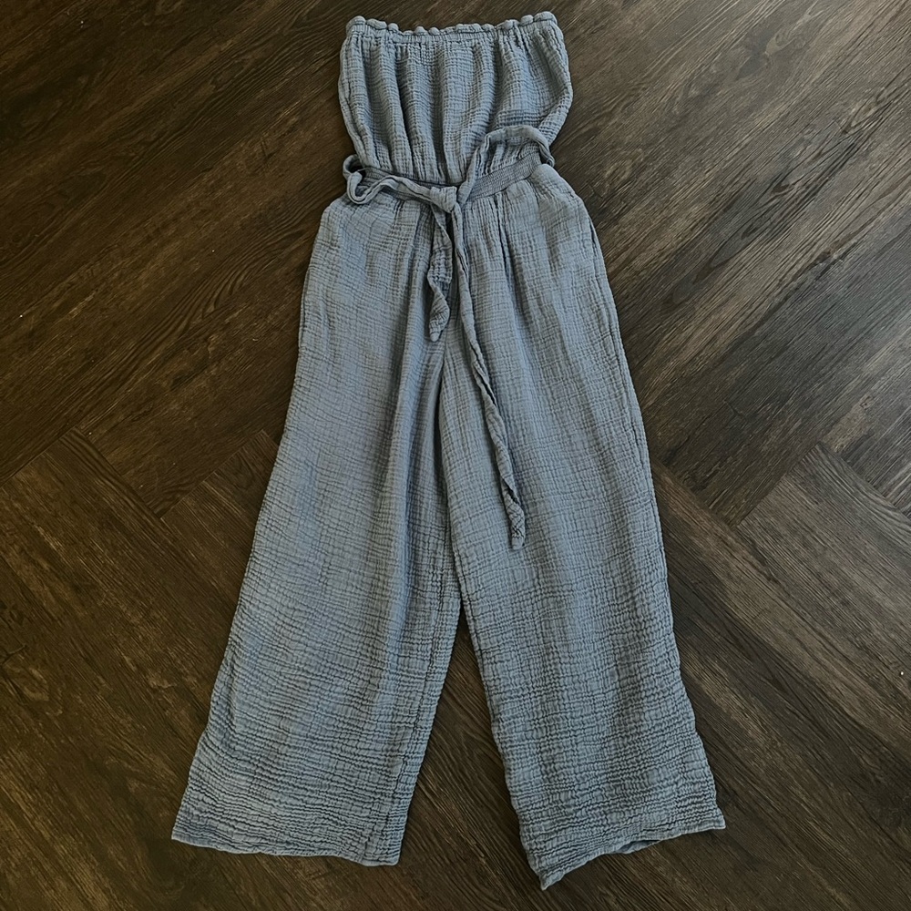 Evereve Super Soft Strapless Riley Gauze Jumpsuit Waffle size small